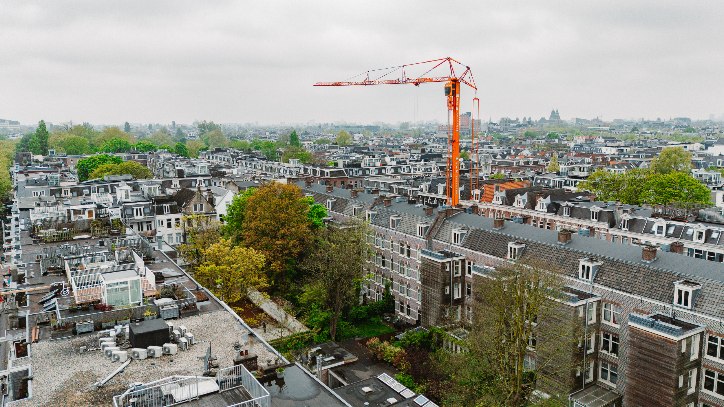 Bouwcon realiseert de afbouw van een bedrijfspand met een functionele en representatieve afwerking.