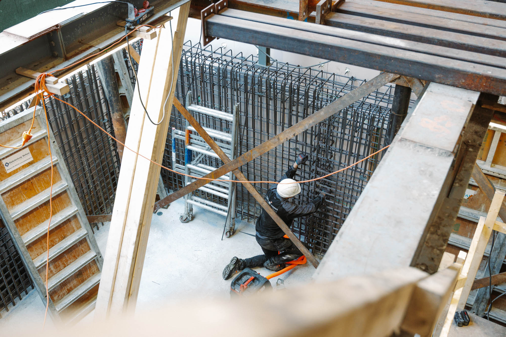 Kelderbouw geeft meer ruimte zonder dat je moet verhuizen en is een waardevolle investering doordat de woningwaarde van je huis wordt vergroot.