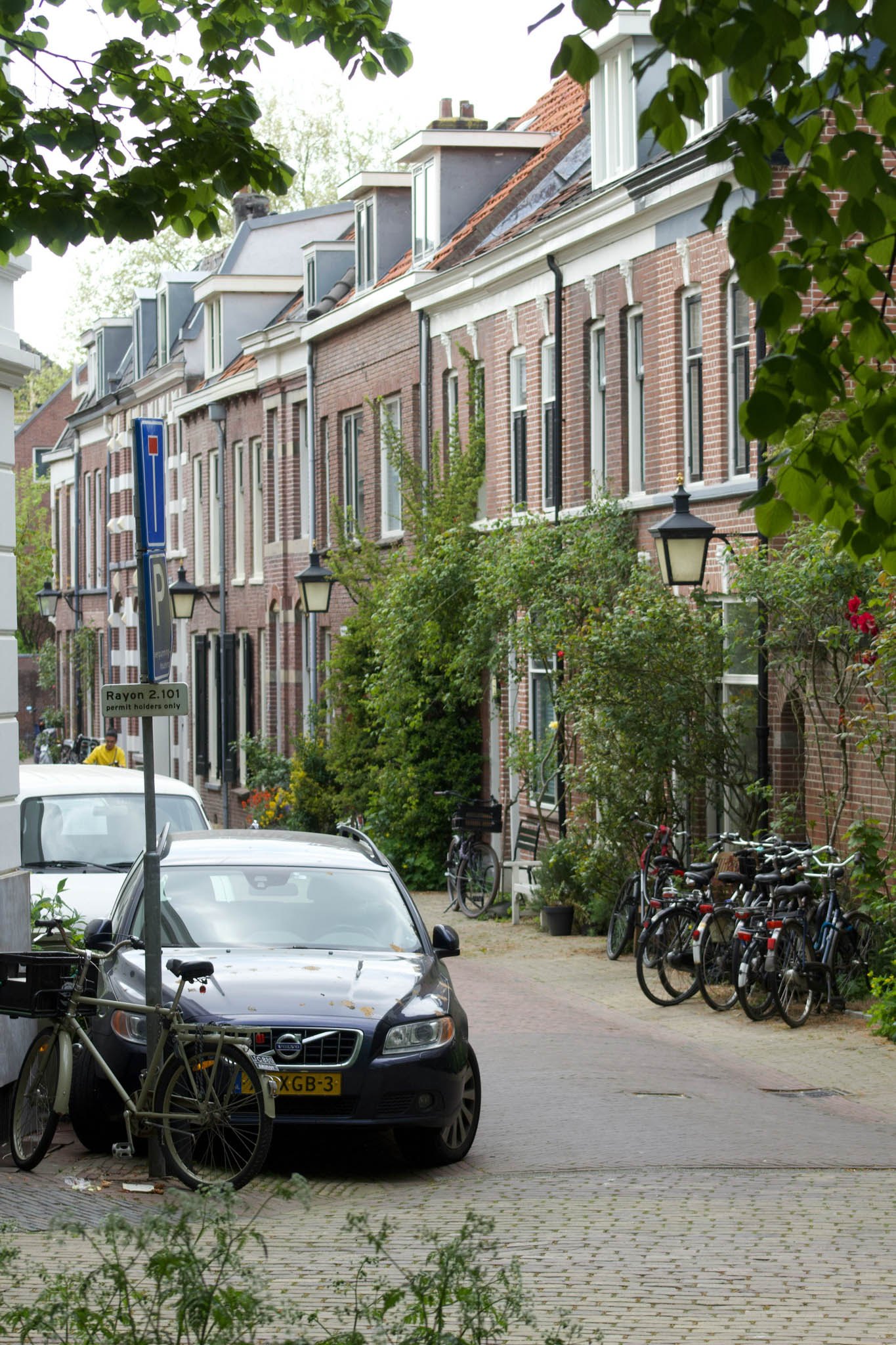 De fundering van veel gebouwen in Utrecht zijn aangetast en geadviseerd wordt om deze te herstellen